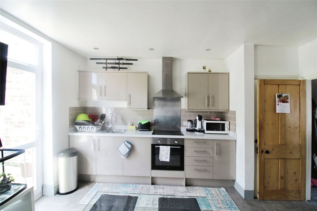 Property photo 2 of 11 Picture No. 01