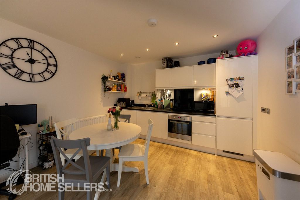 Property photo 3 of 8 Picture No. 04