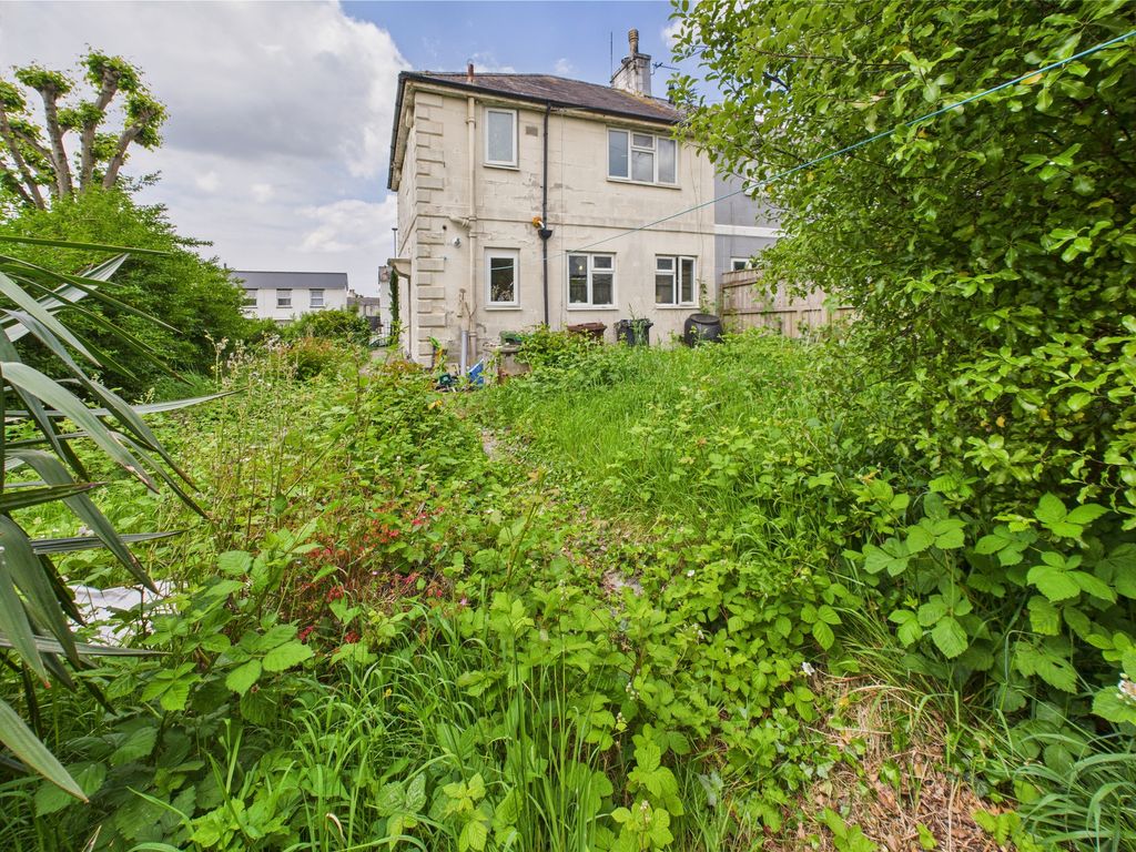 Property photo 3 of 23 Cam03974G0-Pr0151-Still026