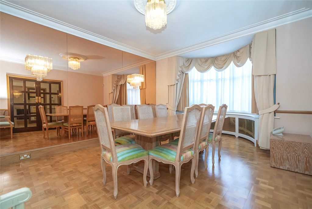 Property photo 2 of 16 Dining Room A