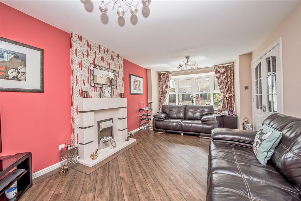 Property photo 2 of 30 Living Room: