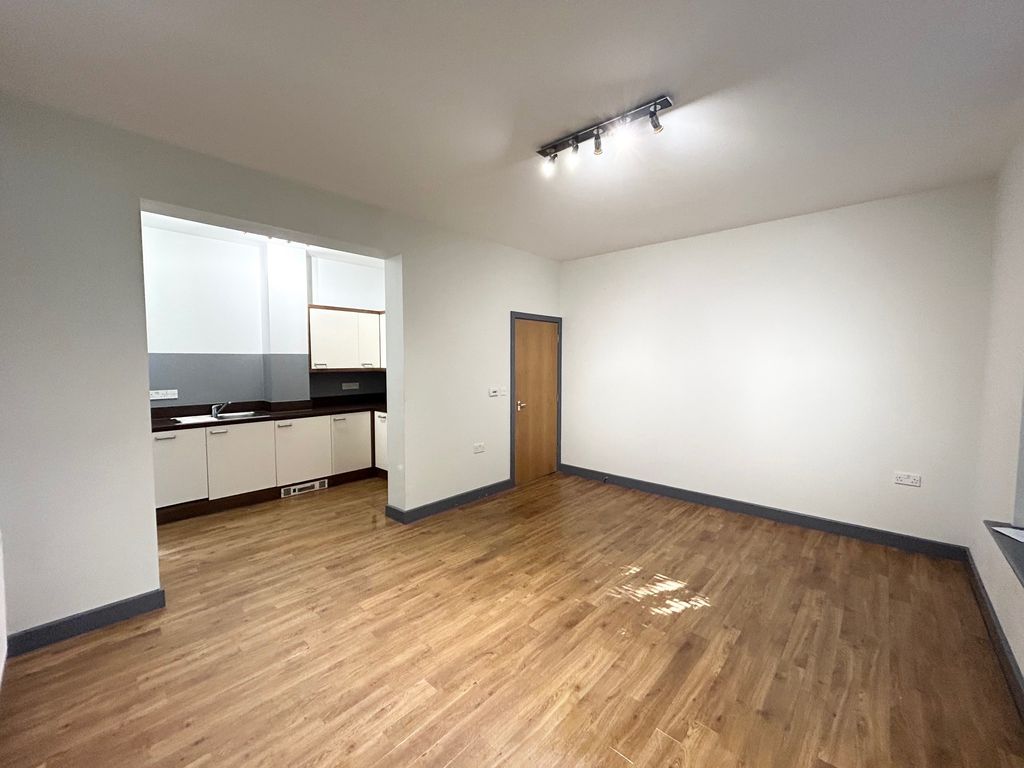 Property photo 3 of 10 Living Area