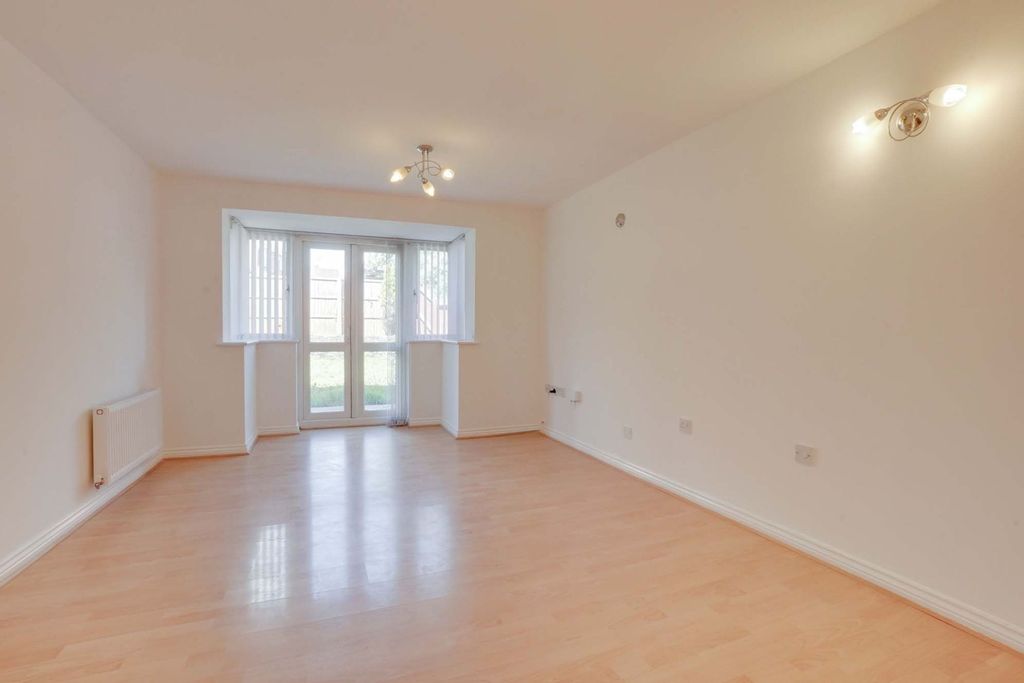Property photo 3 of 48