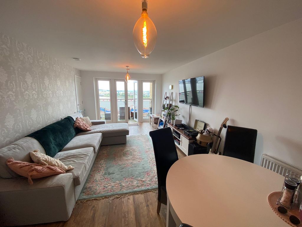 Property photo 1 of 23 c7744A0F-ee8c-4440-Abef-E13A03Af48Fc