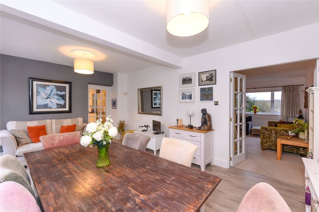 Property photo 2 of 16 Sitting/Dining Room