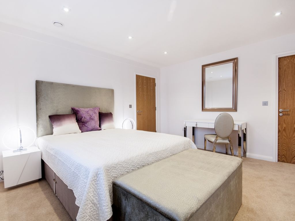 Property photo 1 of 8 Bedroom4