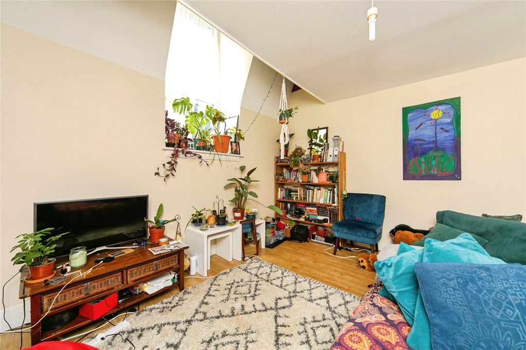 Property photo 3 of 17 Picture No. 29
