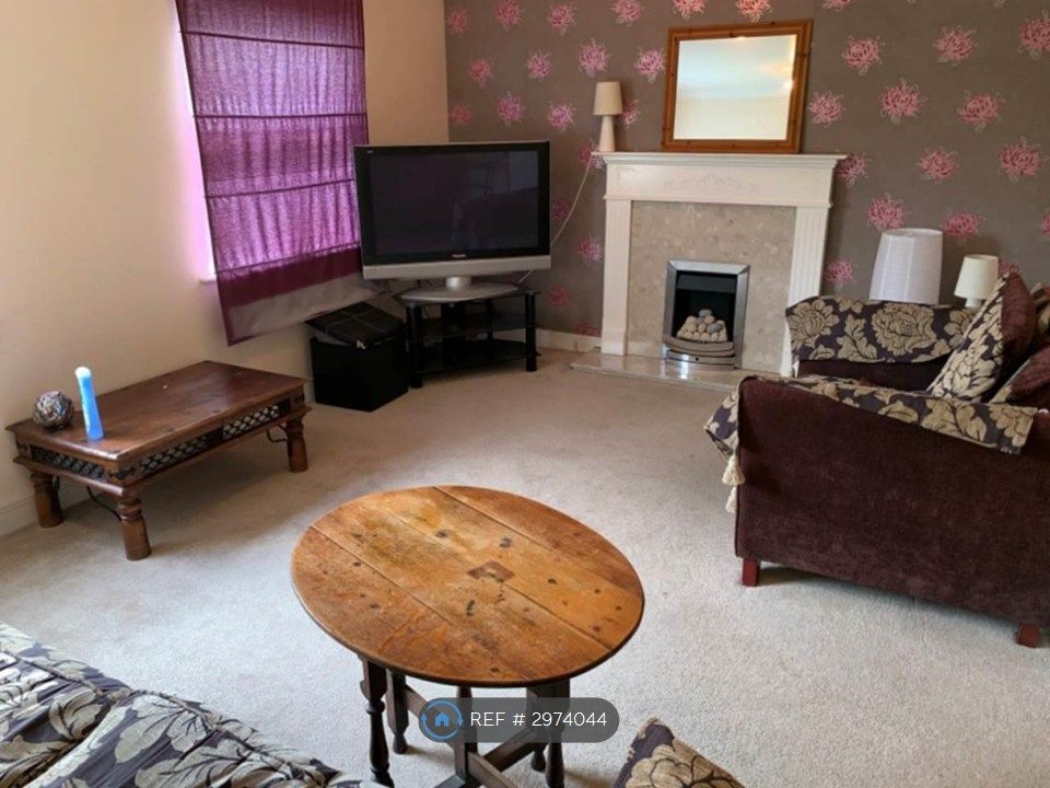 Property photo 1 of 17 Lounge