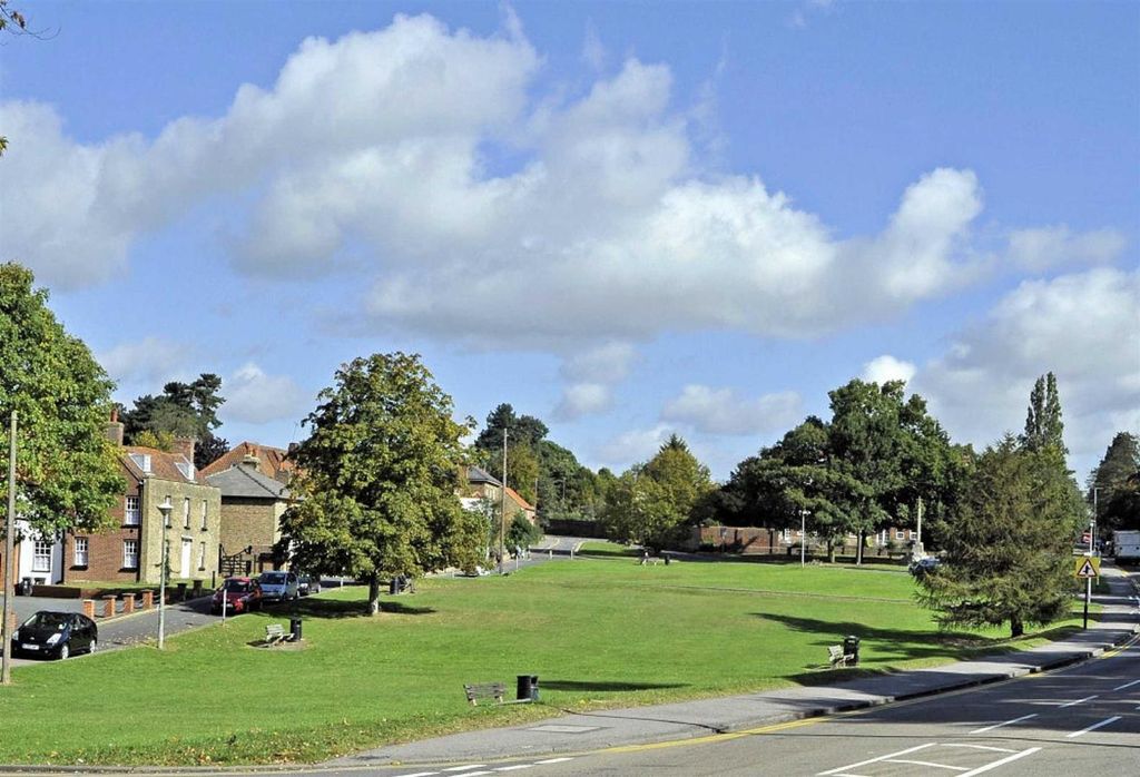 Additional image 11 of 2 bed flat for saleSpriggs Court, Palmers Hill, Epping CM16