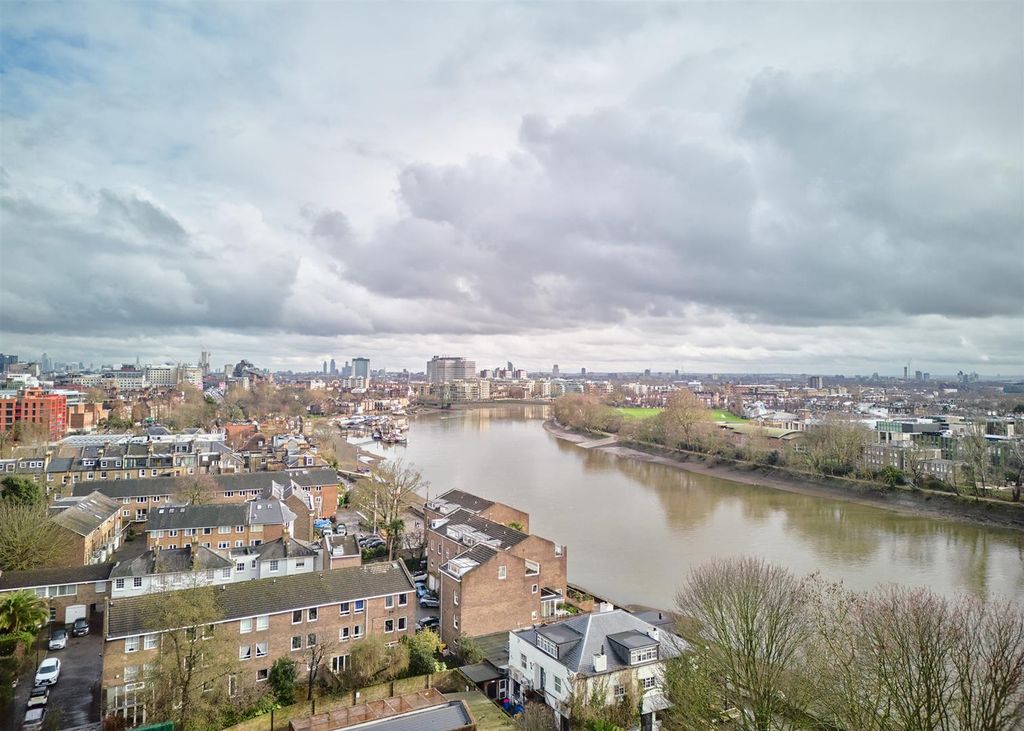 Property photo 1 of 36