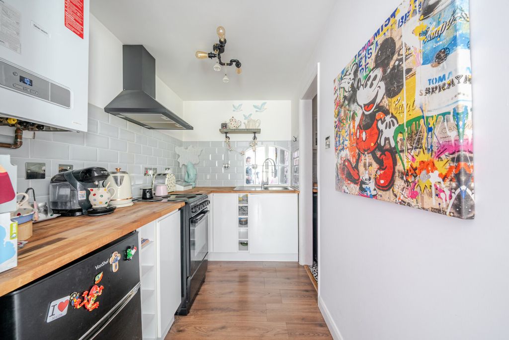 Property photo 2 of 17 1479449-12-6A326c...