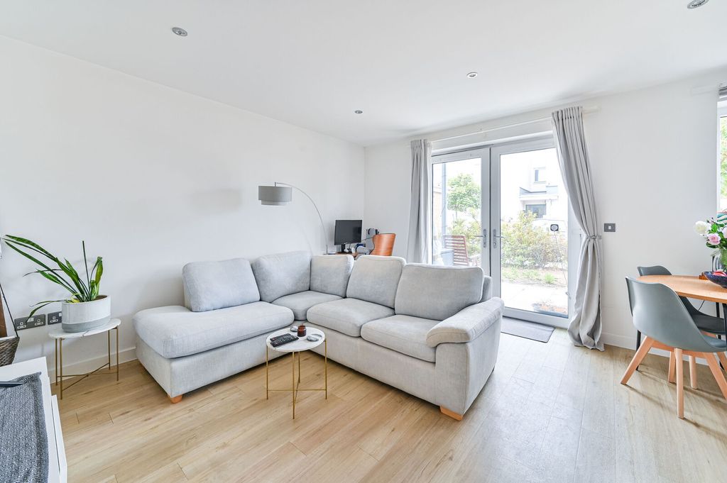 Property photo 1 of 16