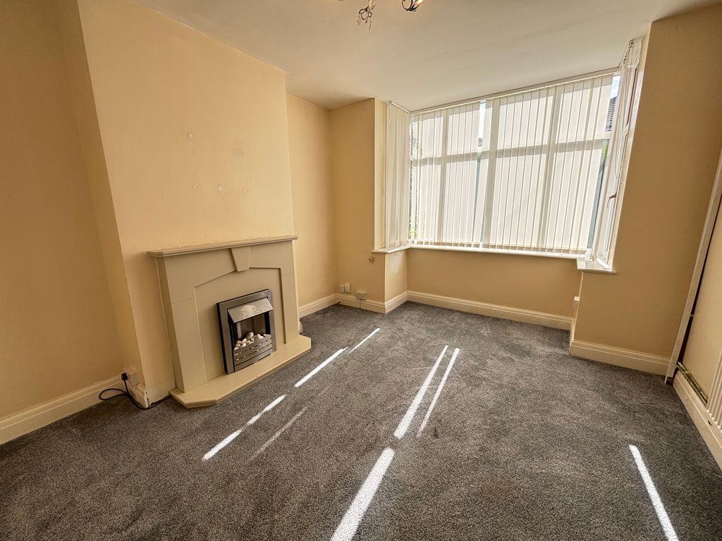 Property photo 1 of 13 Lounge With Bay
