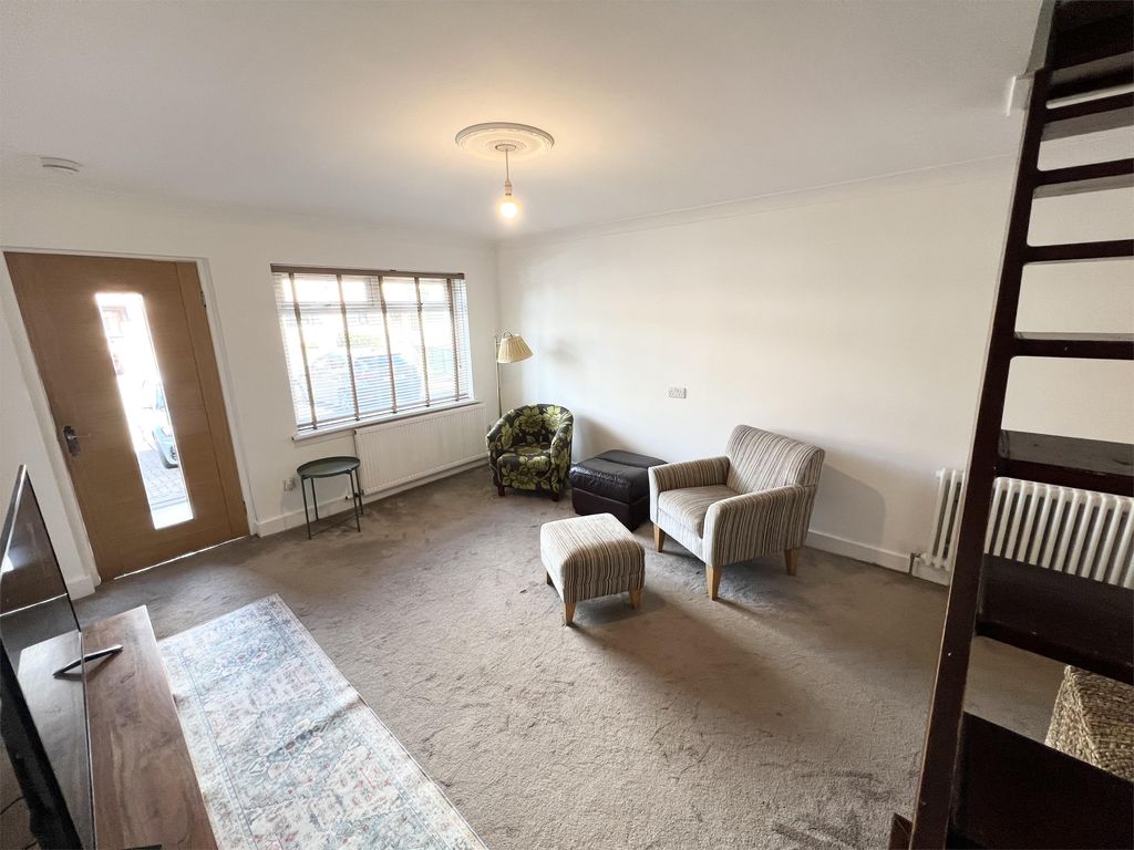 Property photo 3 of 13