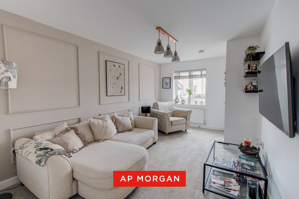 Property photo 2 of 17 Picture No. 13