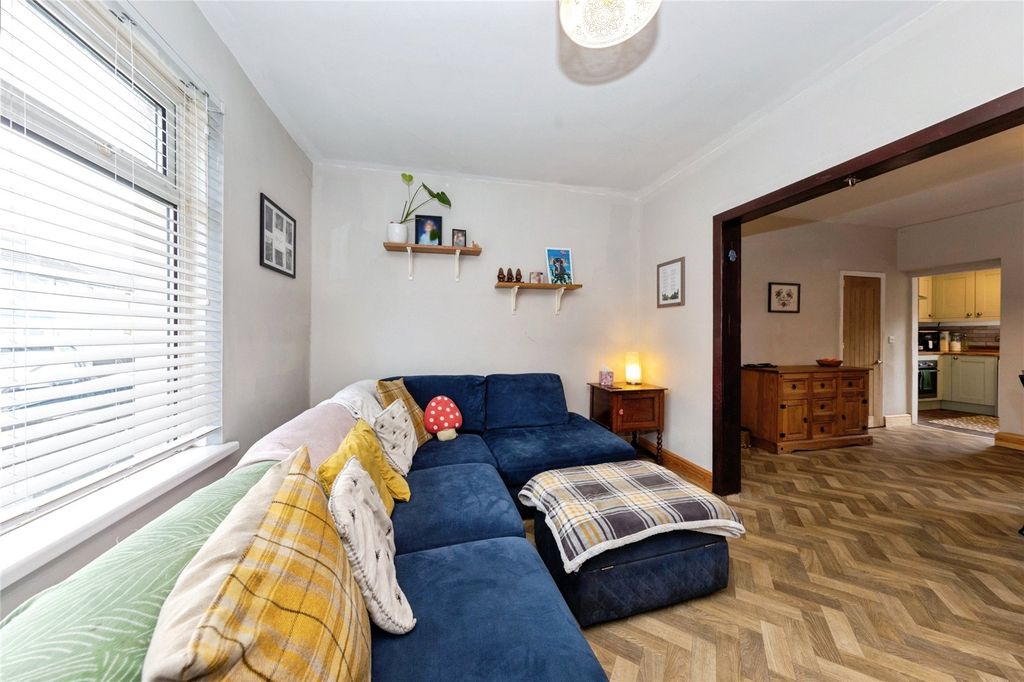 Property photo 3 of 14 Picture No. 05