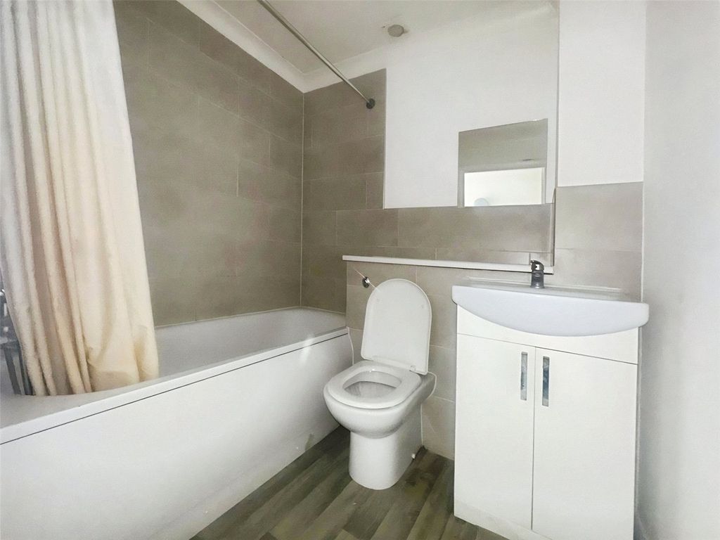 Property photo 2 of 3 Bathroom