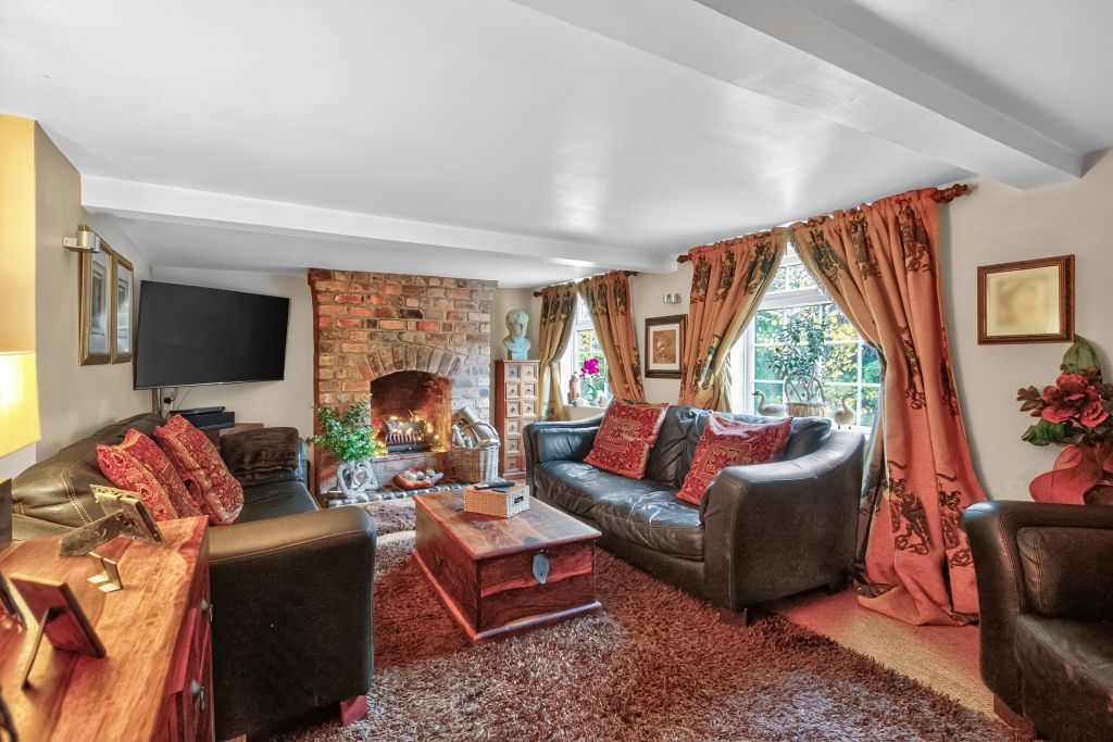 Property photo 3 of 19