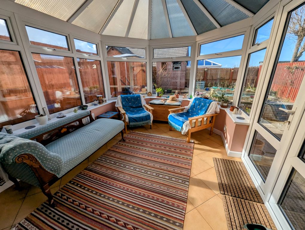 Property photo 3 of 21 Conservatory