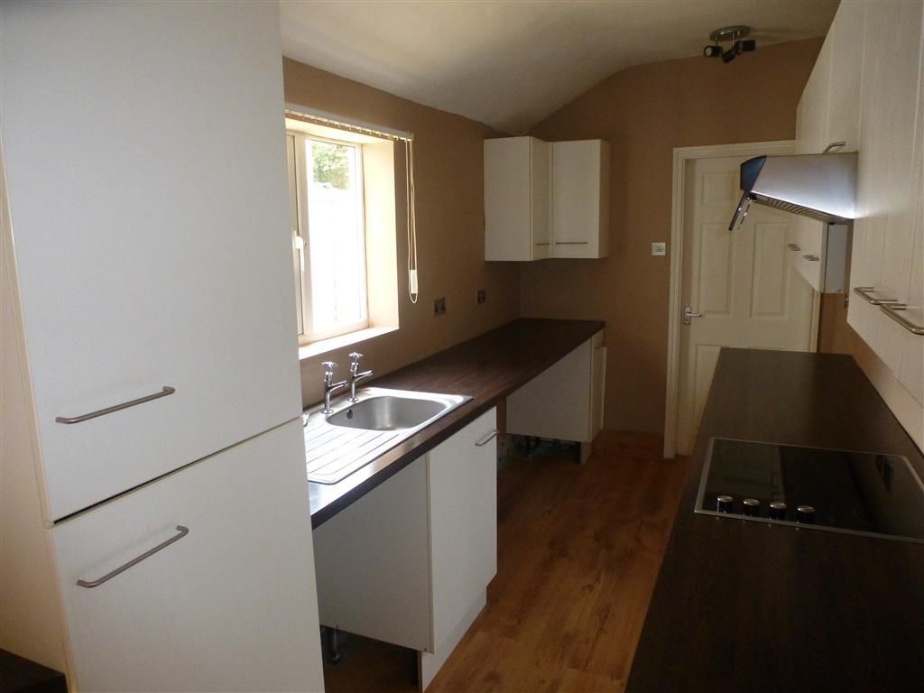 Property photo 2 of 11 Kitchen