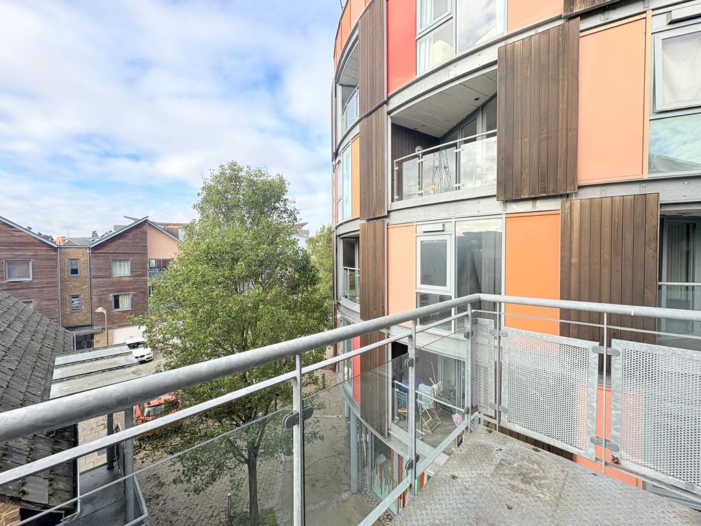 Property photo 3 of 11