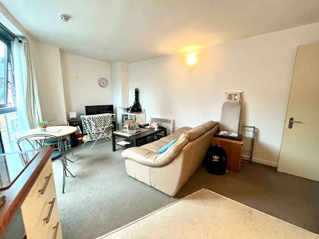 Property photo 2 of 8 Lounge