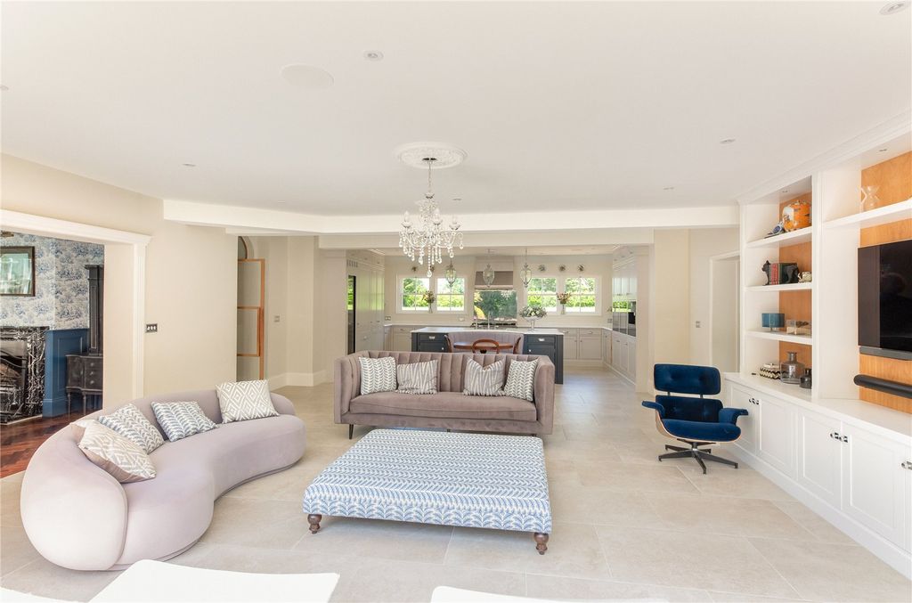 Property photo 2 of 17 Reception