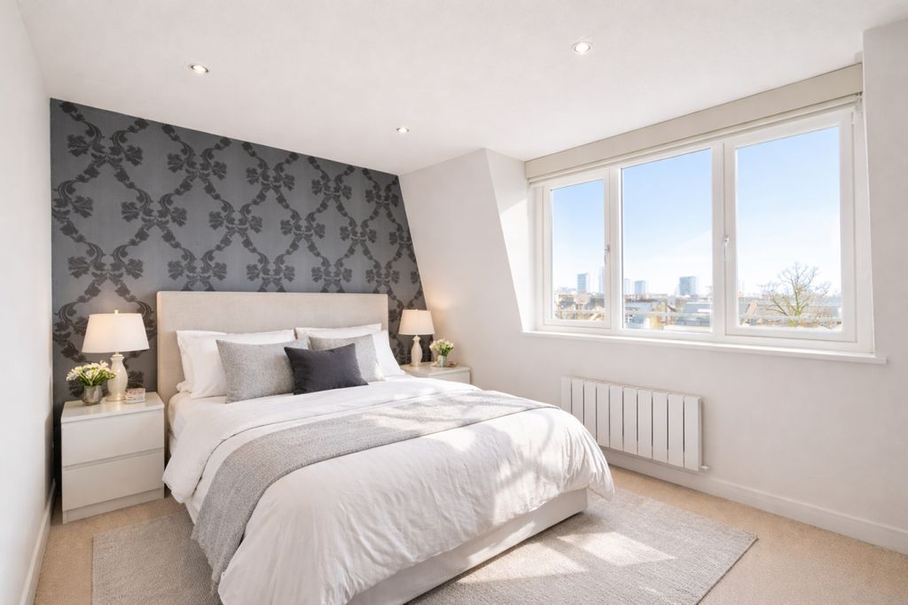 Property photo 3 of 5 Bedroom