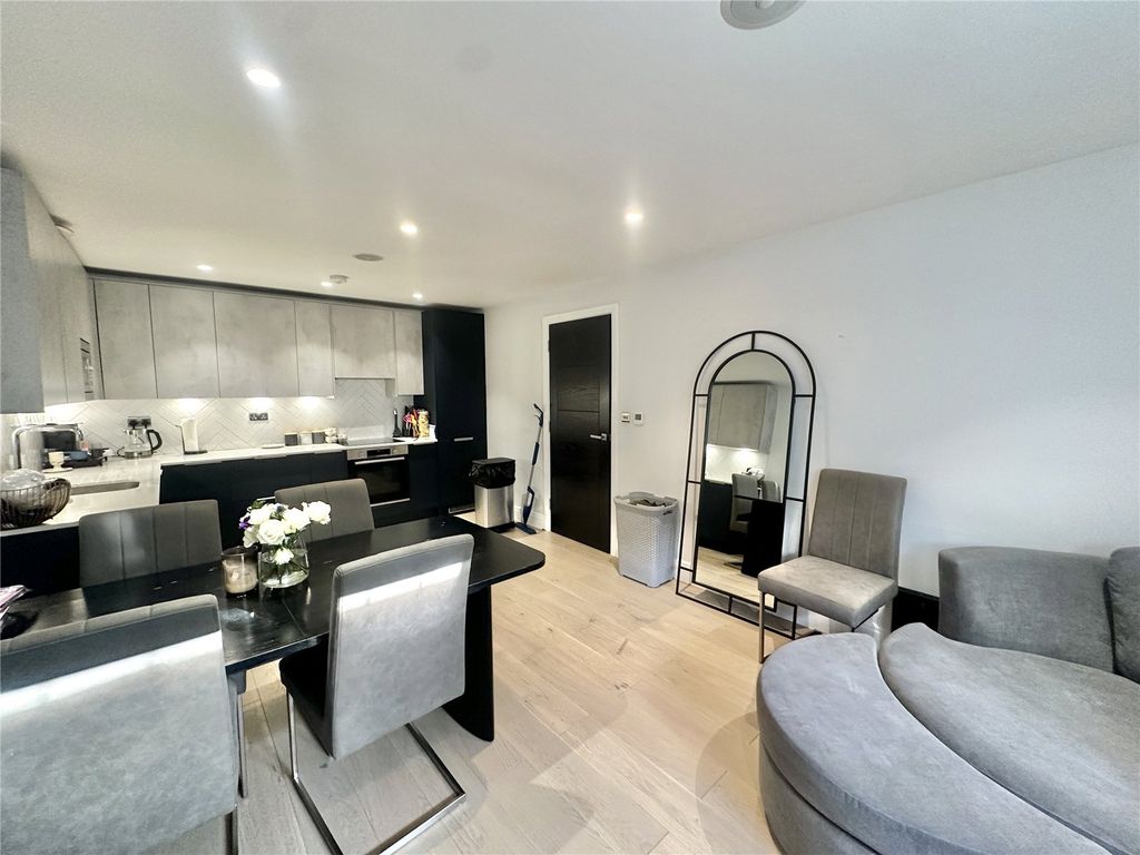 Property photo 3 of 9 Picture No. 15