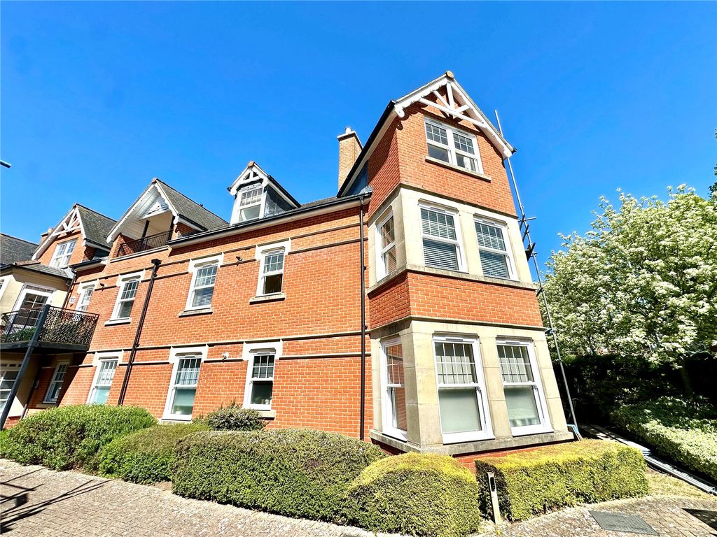 Property photo 1 of 17 Picture No. 23
