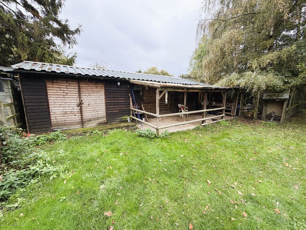 Property photo 2 of 33