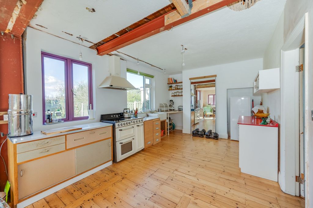 Property photo 2 of 22