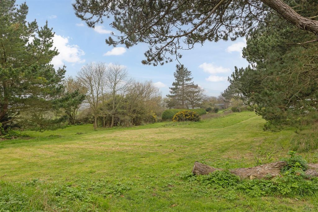 Property photo 3 of 22