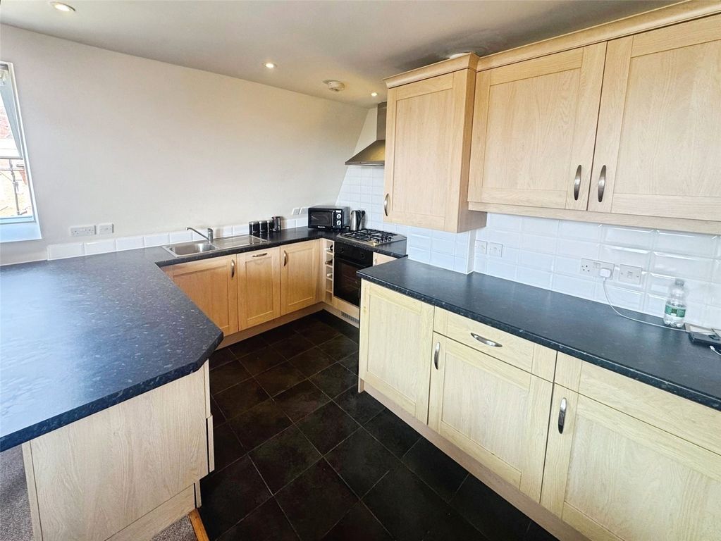 Property photo 3 of 10 Kitchen