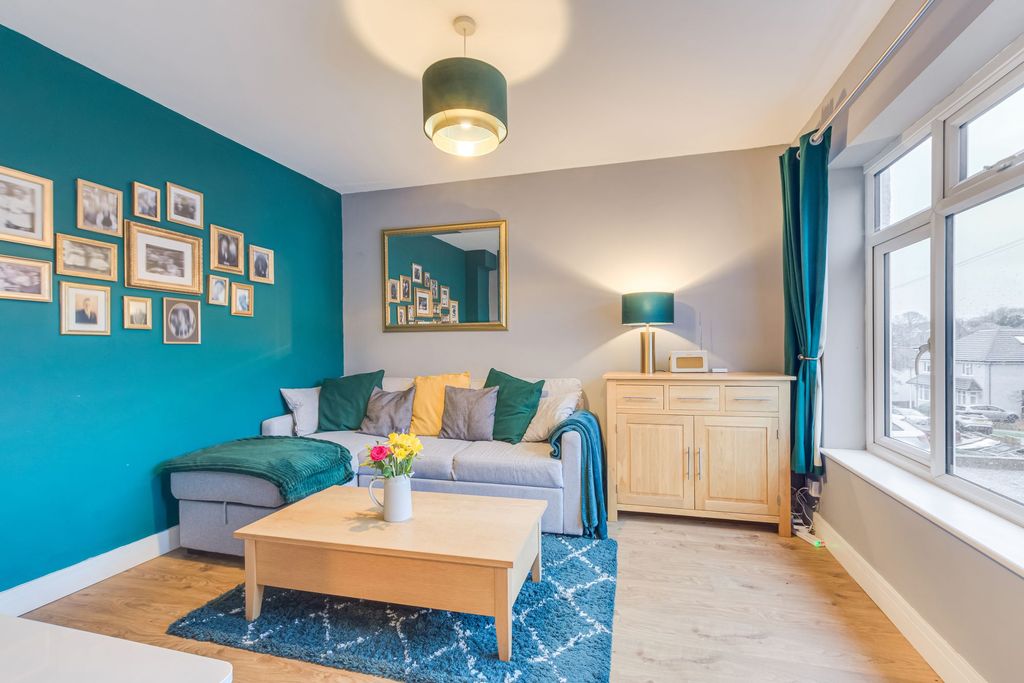 Property photo 2 of 21