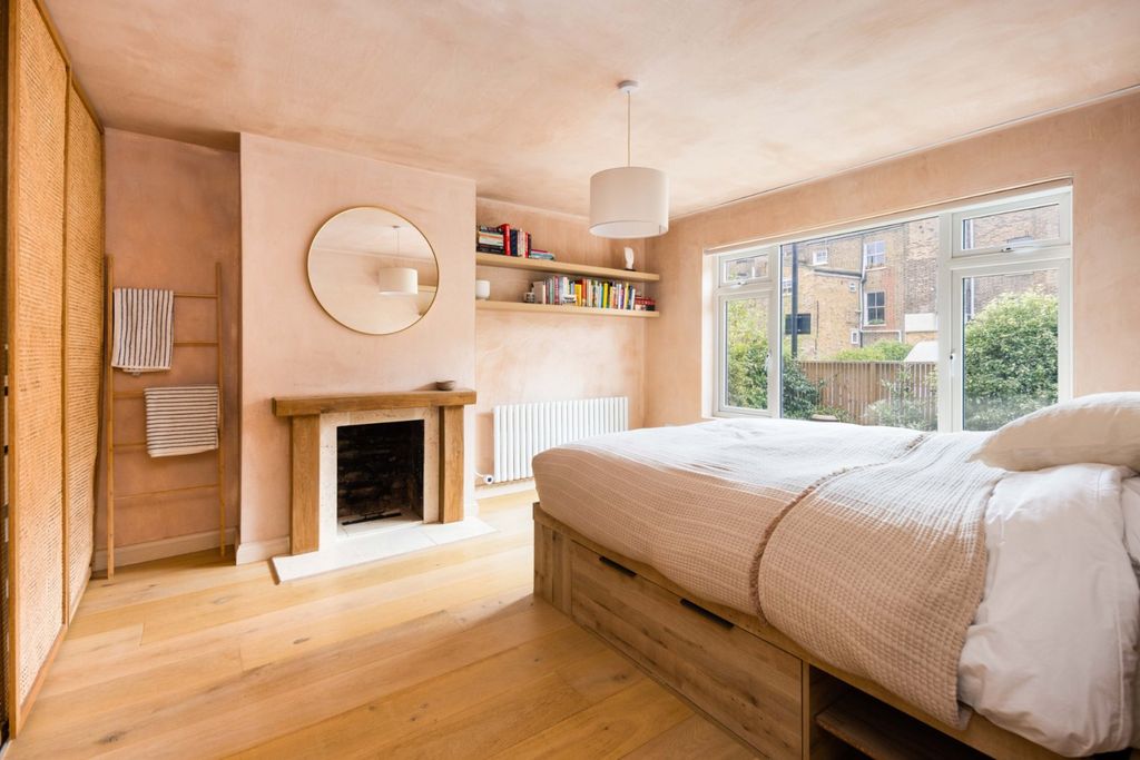 Property photo 3 of 20 Bedroom 2