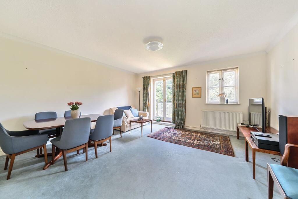 Property photo 3 of 18 17295_4A5E48Fb-Faa5-4291-9E6d-7c6F3Ec489Dd_Img_03_