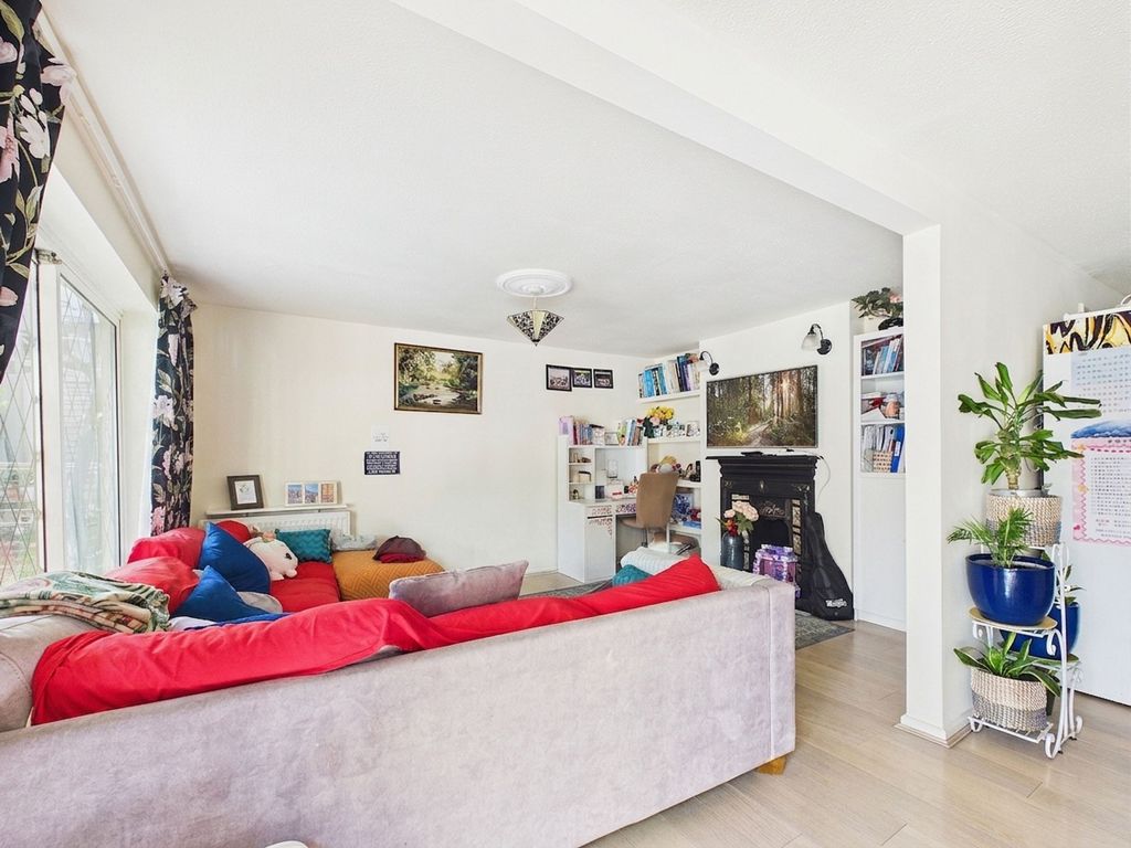 Property photo 3 of 11