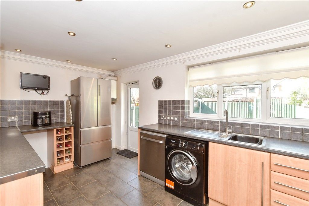 Property photo 3 of 14 Kitchen