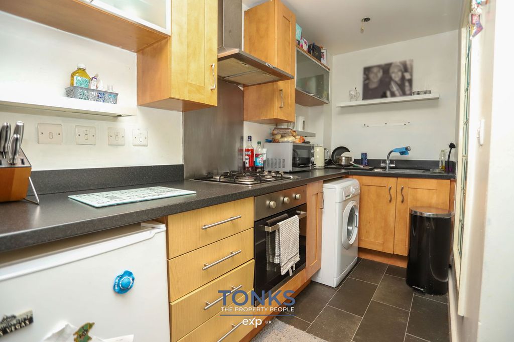 Property photo 2 of 11