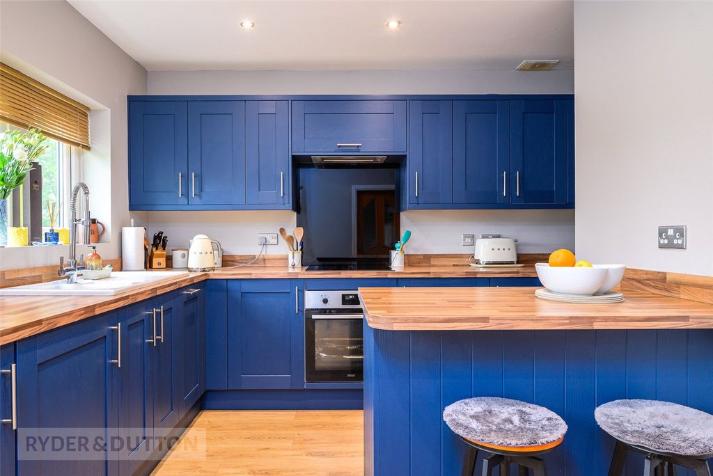 Property photo 2 of 22 Kitchen