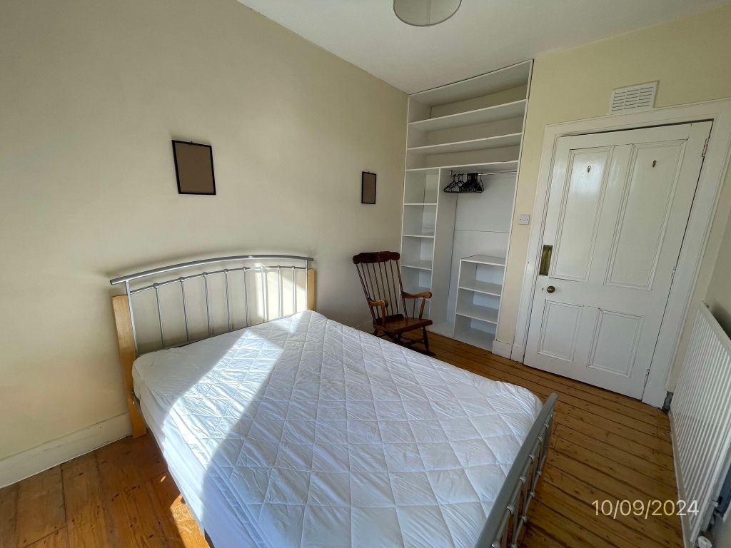 Property photo 3 of 9 Bedroom