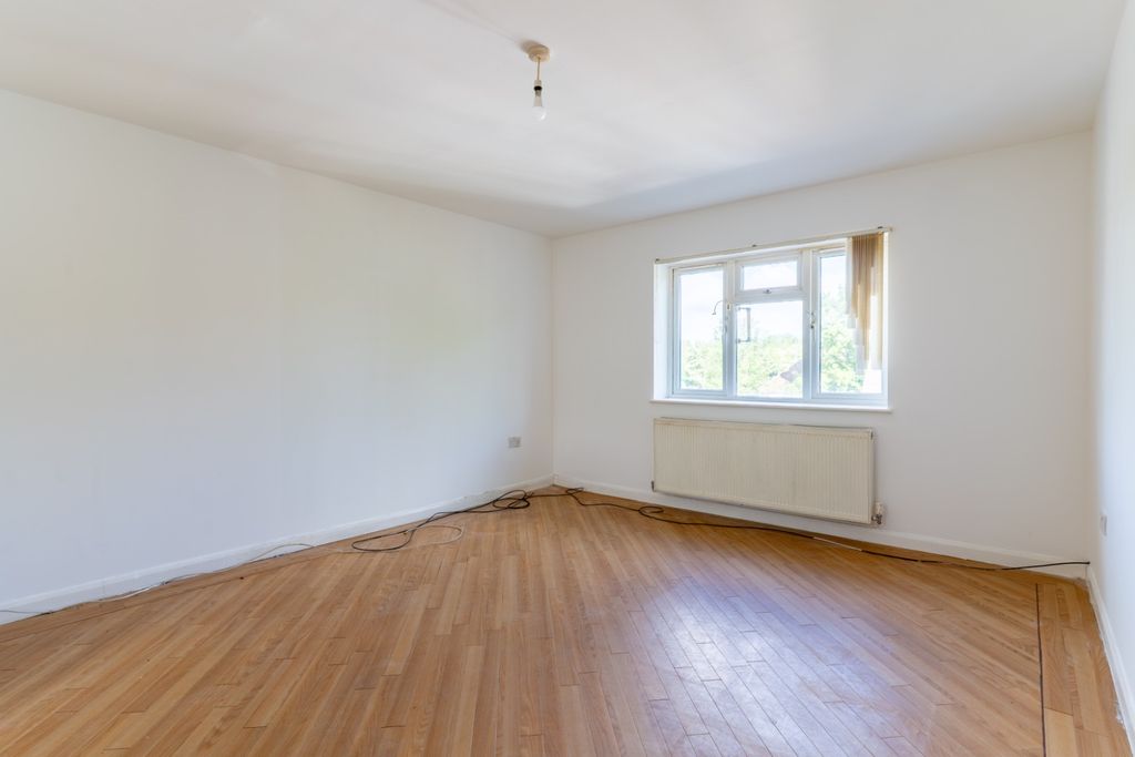 Property photo 3 of 16 3316453