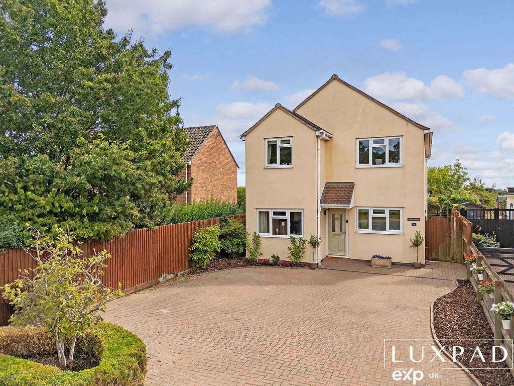 Property photo 1 of 32