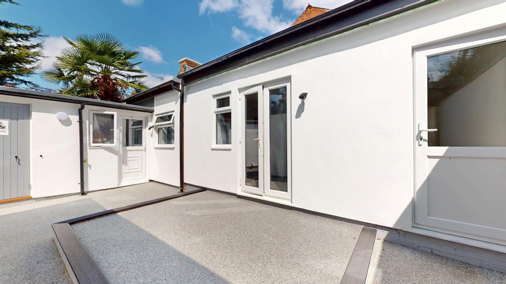 Property photo 1 of 3