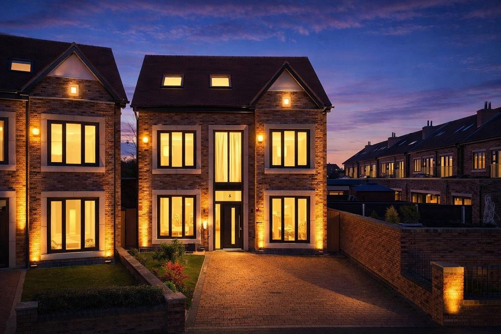 Property photo 1 of 29 Beau Dusk.Png