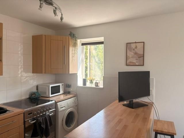 Property photo 3 of 7 Kitchen 2.Jpg