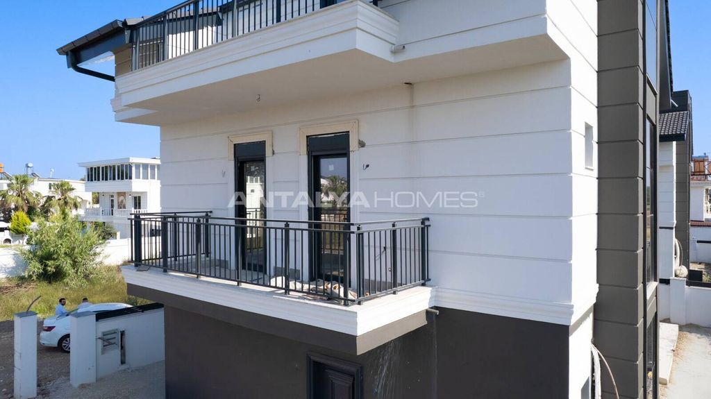 Property photo 3 of 77