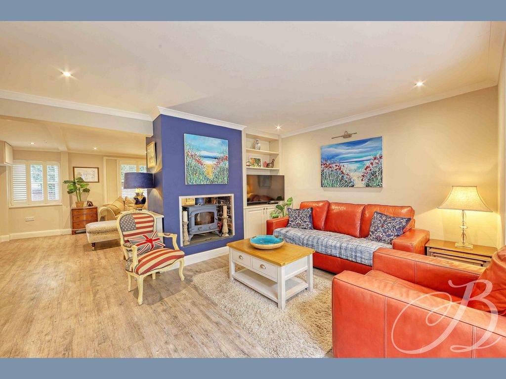 Property photo 2 of 28