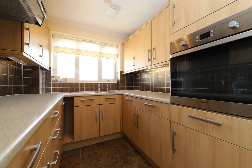 Property photo 2 of 12 Kitchen